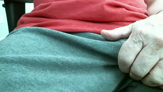 Snapshot of nikgurthaz chatting on 04-12-26, 06:02 nikgurthaz online show from 04-12-26, 06:02