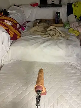 Ozge-SluttyScream69 online show from 12-22-25, 11:02