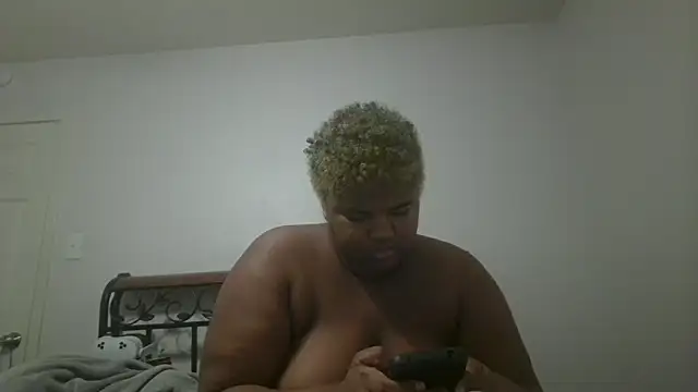 Snapshot of techprincessxx chatting on 09-26-25, 05:28 techprincessxx online show from 09-26-25, 05:28