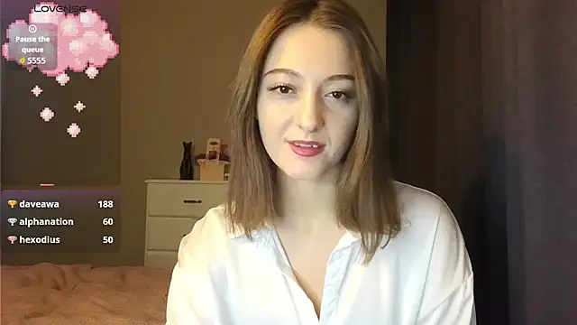 Snapshot of white_liillyy chatting on 12-15-25, 10:14 white liillyy online show from 12-15-25, 10:14