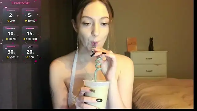 Snapshot of white_liillyy chatting on 03-12-26, 09:43 white liillyy online show from 03-12-26, 09:43