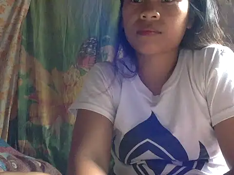 Snapshot of precious_lyn chatting on 10-17-25, 03:42 precious lyn online show from 10-17-25, 03:42
