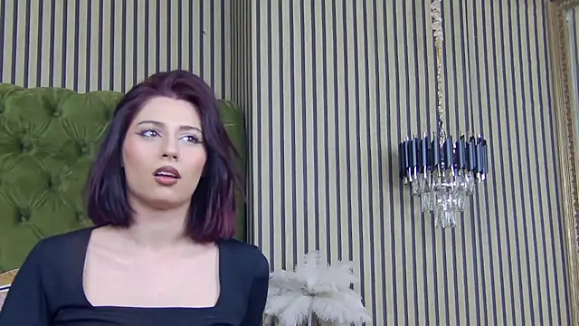 Snapshot of LunaHart chatting on 11-28-25, 07:49 LunaHart online show from 11-28-25, 07:49