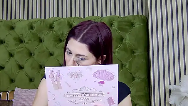 Snapshot of LunaHart chatting on 11-30-25, 02:10 LunaHart online show from 11-30-25, 02:10