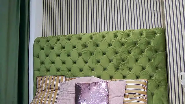 Snapshot of LunaHart chatting on 12-01-25, 03:50 LunaHart online show from 12-01-25, 03:50