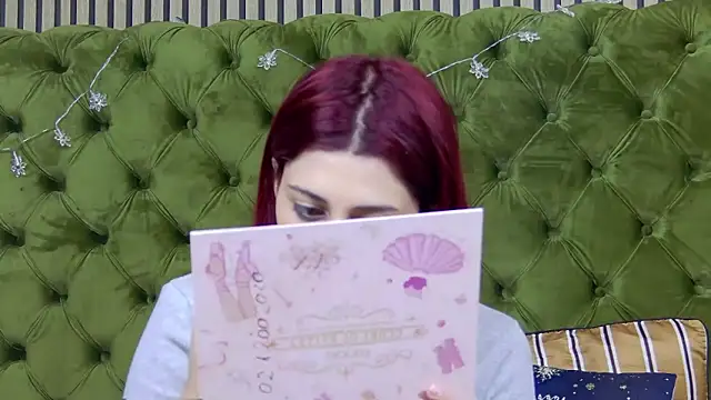 Snapshot of LunaHart chatting on 12-18-25, 04:13 LunaHart online show from 12-18-25, 04:13