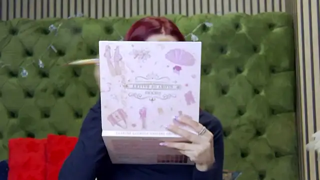 Snapshot of LunaHart chatting on 01-11-26, 05:40 LunaHart online show from 01-11-26, 05:40