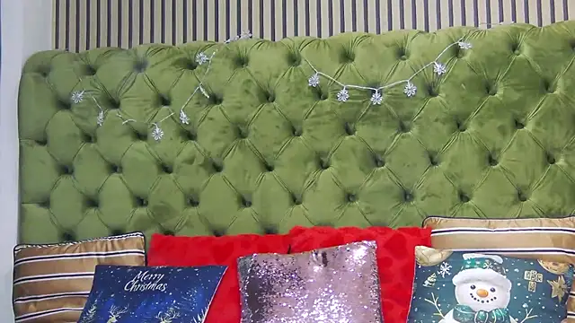 Snapshot of LunaHart chatting on 01-13-26, 11:48 LunaHart online show from 01-13-26, 11:48