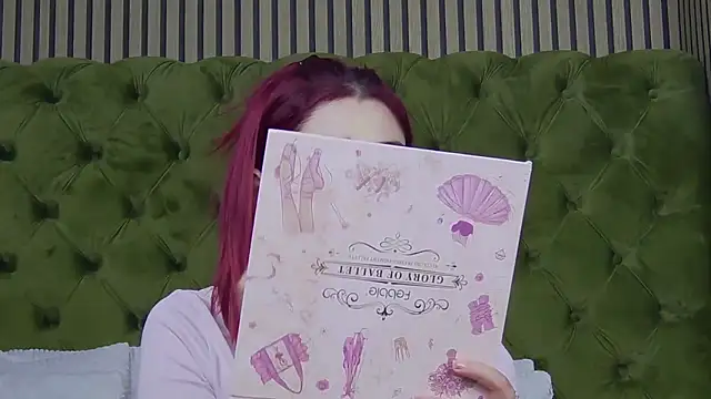 Snapshot of LunaHart chatting on 02-04-26, 12:33 LunaHart online show from 02-04-26, 12:33