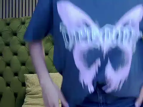 Snapshot of LunaHart chatting on 02-17-26, 07:27 LunaHart online show from 02-17-26, 07:27