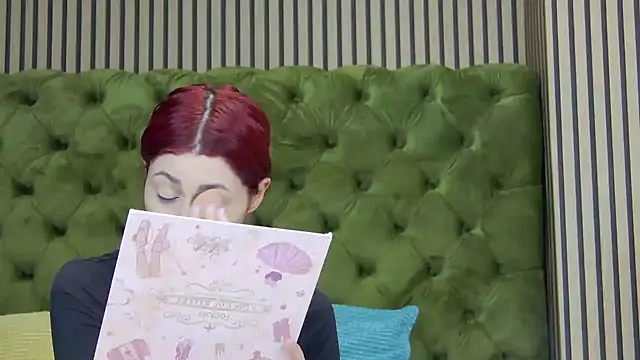 Snapshot of LunaHart chatting on 02-21-26, 09:54 LunaHart online show from 02-21-26, 09:54