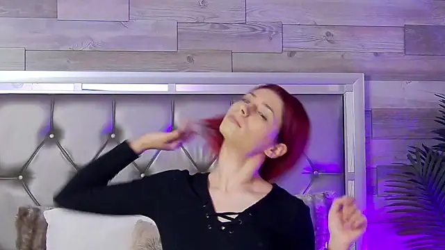 Snapshot of LunaHart chatting on 03-04-26, 04:07 LunaHart online show from 03-04-26, 04:07