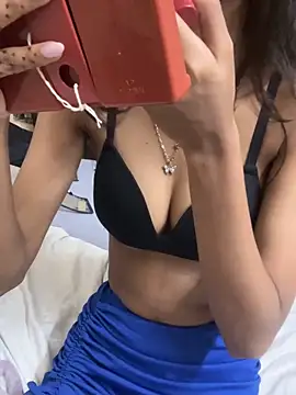 Snapshot of Desire_Zoya chatting on 09-21-25, 07:59 Desire Zoya online show from 09-21-25, 07:59