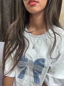 Snapshot of Desire_Zoya chatting on 09-26-25, 04:00 Desire Zoya online show from 09-26-25, 04:00