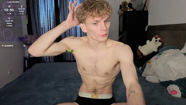 Snapshot of adam_chris chatting on 10-19-25, 09:10 adam chris online show from 10-19-25, 09:10