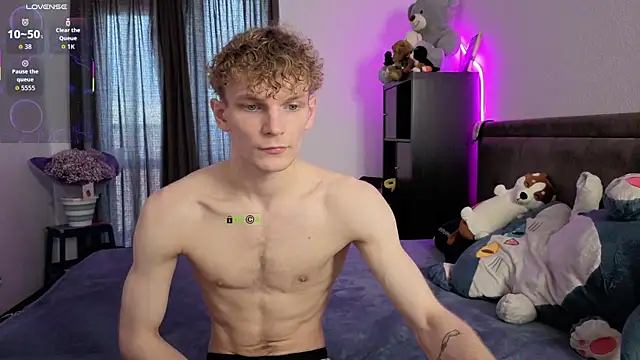 Snapshot of adam_chris chatting on 10-20-25, 07:53 adam chris online show from 10-20-25, 07:53