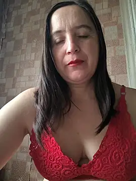 Snapshot of EvelinCutex chatting on 11-07-25, 06:24 EvelinCutex online show from 11-07-25, 06:24