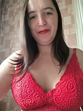 Snapshot of EvelinCutex chatting on 11-14-25, 06:45 EvelinCutex online show from 11-14-25, 06:45