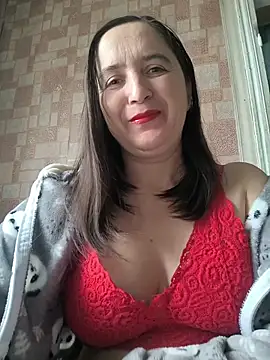 Snapshot of EvelinCutex chatting on 12-15-25, 08:40 EvelinCutex online show from 12-15-25, 08:40