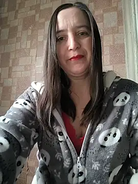 Snapshot of EvelinCutex chatting on 02-14-26, 08:22 EvelinCutex online show from 02-14-26, 08:22