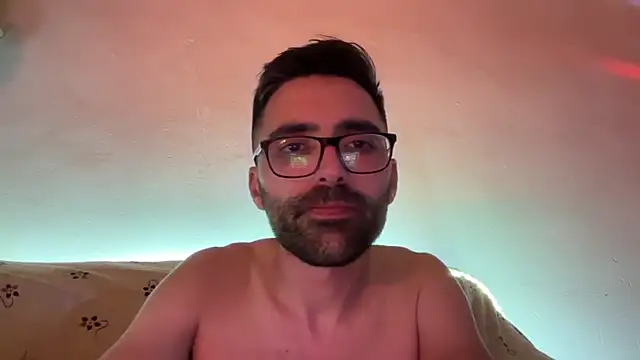 Snapshot of Alicante34 chatting on 04-18-26, 03:32 Alicante34 online show from 04-18-26, 03:32