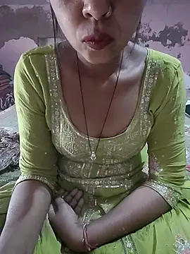 Paakhi-Singh online show from 12-18-25, 04:40