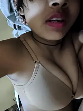 RAYI Queen 2 online show from 12-13-25, 08:14