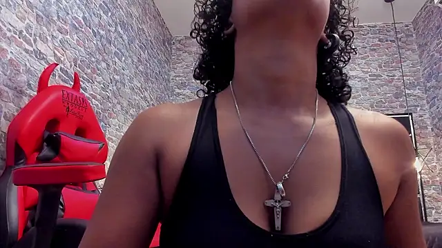 WILD FIREE  online show from 02-23-26, 07:33