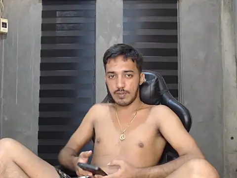 Snapshot of RowyCam chatting on 09-13-25, 09:31 RowyCam online show from 09-13-25, 09:31