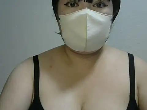 Snapshot of yuririn-594 chatting on 09-27-25, 12:21 yuririn-594 online show from 09-27-25, 12:21