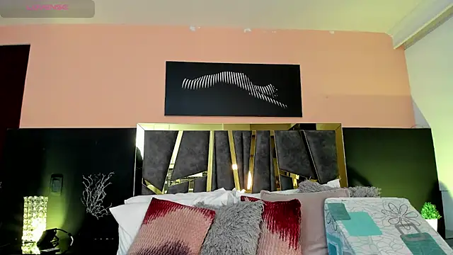 Snapshot of ScarletTorres chatting on 12-18-25, 06:36 ScarletTorres online show from 12-18-25, 06:36