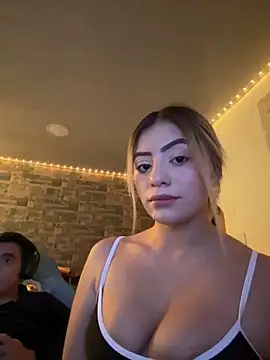 Snapshot of Melissa_coll chatting on 11-28-25, 05:21 Melissa coll online show from 11-28-25, 05:21