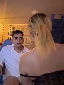 Snapshot of Melissa_coll chatting on 12-04-25, 06:01 Melissa coll online show from 12-04-25, 06:01