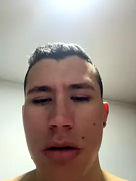 Snapshot of Kurtxxx22 chatting on 10-31-25, 03:51 Kurtxxx22 online show from 10-31-25, 03:51