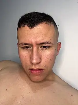 Snapshot of Kurtxxx22 chatting on 12-19-25, 05:47 Kurtxxx22 online show from 12-19-25, 05:47