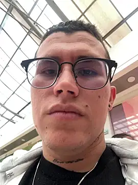 Snapshot of Kurtxxx22 chatting on 01-14-26, 08:14 Kurtxxx22 online show from 01-14-26, 08:14