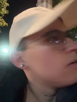 Snapshot of Kurtxxx22 chatting on 02-05-26, 06:07 Kurtxxx22 online show from 02-05-26, 06:07