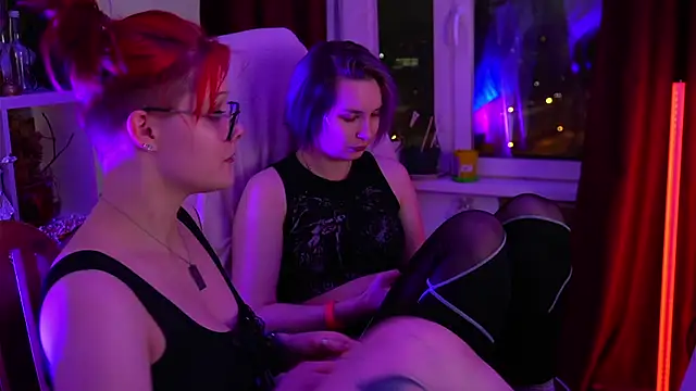 Snapshot of Sova173 chatting on 12-15-25, 04:33 Sova173 online show from 12-15-25, 04:33