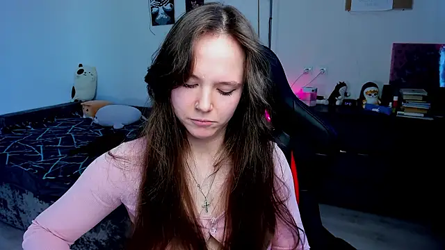 Snapshot of cute_little_ass chatting on 03-27-26, 08:26 cute little ass online show from 03-27-26, 08:26