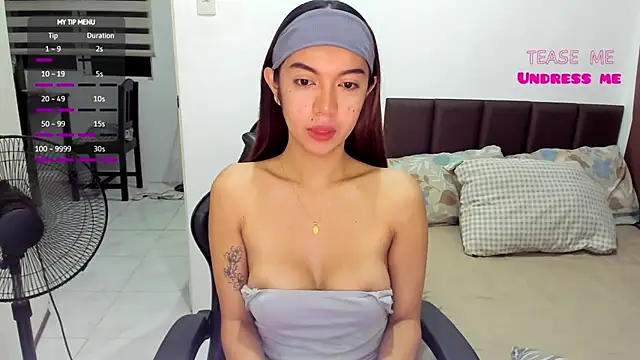 Snapshot of EmmaCoxxx24 chatting on 11-01-25, 10:17 EmmaCoxxx24 online show from 11-01-25, 10:17