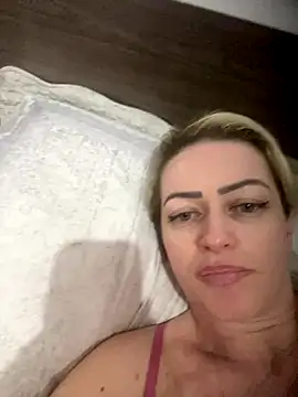 Snapshot of Alerquinasc chatting on 10-23-25, 12:54 Alerquinasc online show from 10-23-25, 12:54