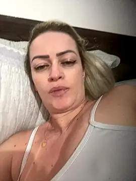 Snapshot of Alerquinasc chatting on 10-30-25, 06:15 Alerquinasc online show from 10-30-25, 06:15