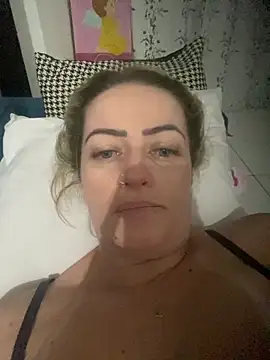 Snapshot of Alerquinasc chatting on 11-16-25, 07:14 Alerquinasc online show from 11-16-25, 07:14