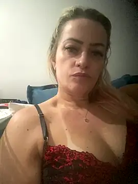 Snapshot of Alerquinasc chatting on 01-06-26, 02:04 Alerquinasc online show from 01-06-26, 02:04