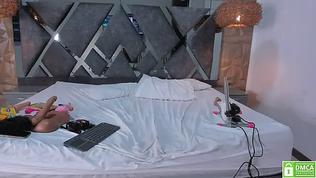 Selene  Lopez  online show from 04-28-26, 02:27