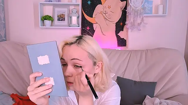 Charlotte Colinss online show from 10-02-25, 03:13