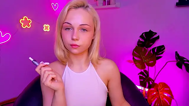 Charlotte Colinss online show from 03-09-26, 03:32