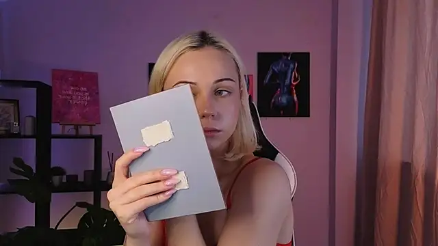 Charlotte Colinss online show from 06-23-26, 03:59