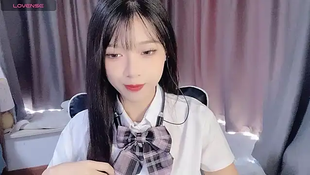 Snapshot of Cicicici-cc chatting on 10-17-25, 02:26 Cicicici-cc online show from 10-17-25, 02:26