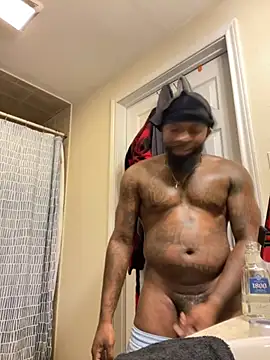 Snapshot of StandOnthatboy chatting on 10-06-25, 11:02 StandOnthatboy online show from 10-06-25, 11:02